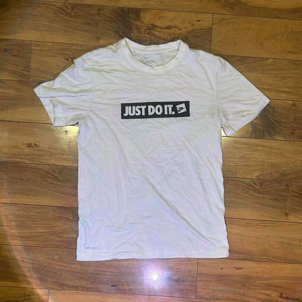 Nike Men's White T-shirt